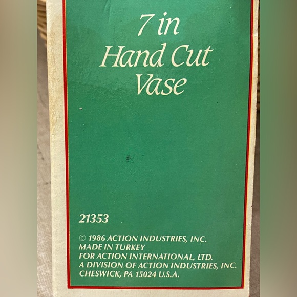 Vintage 1986 Hand Cut Etched Floral Engraved Crystal Pear Shape Bud Vase 7” NIB - Picture 4 of 13